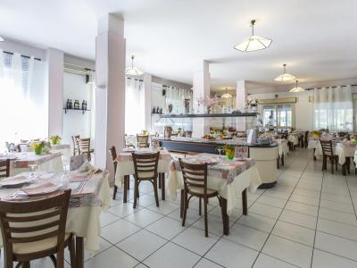 hsuisse it offerta-giugno-al-mare-in-hotel-3-stelle-a-milano-marittima 019