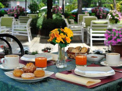 hsuisse it speciale-nove-colli-con-soggiorno-al-mare-in-hotel-a-milano-marittima 020