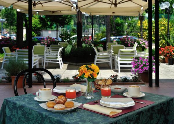 hsuisse it offerta-luglio-in-hotel-3-stelle-vicino-al-mare-a-milano-marittima-cervia 008