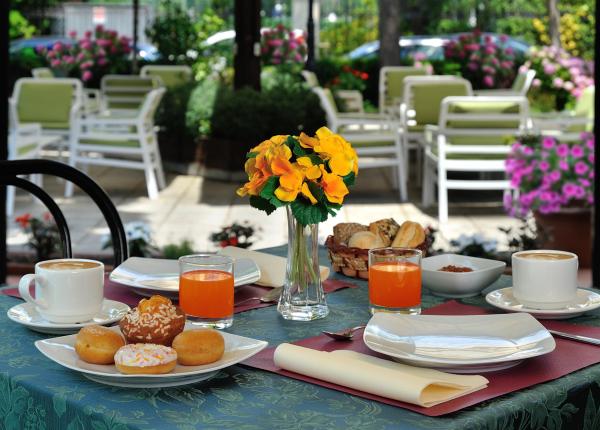 hsuisse it speciale-nove-colli-con-soggiorno-al-mare-in-hotel-a-milano-marittima 015
