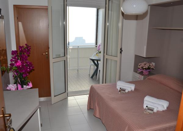 hsuisse it offerta-luglio-in-hotel-3-stelle-vicino-al-mare-a-milano-marittima-cervia 015