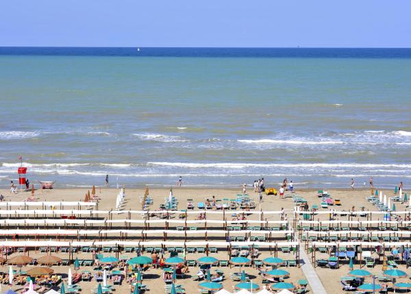 hotelpierrericcione en offer-august-riccione-hotel-all-inclusive-with-beach 014