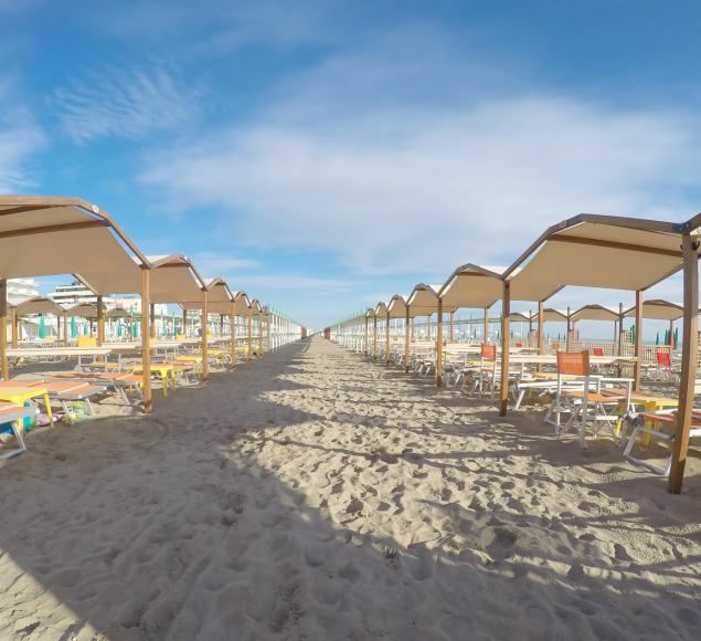 hotelpierrericcione en best-offer-for-mid-august-ferragosto-riccione-hotel-all-inclusive-with-beach 029