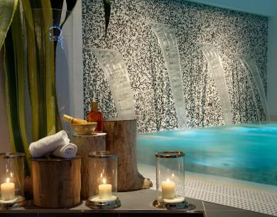 excelsiorpesaro en spa-in-pesaro-for-exclusive-use-with-bottle-of-prosecco-and-fruit 018