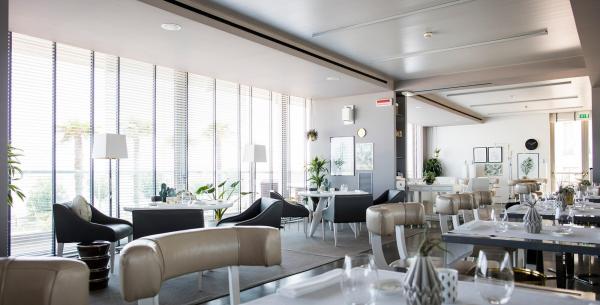excelsiorpesaro en accommodation-offer-at-hotel-pesaro-with-starred-restaurant 013