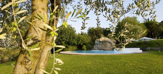 lameridianaperugia en offer-by-hotel-in-perugia-with-picnic-in-a-vineyard-and-wine-tasting-assisi 021