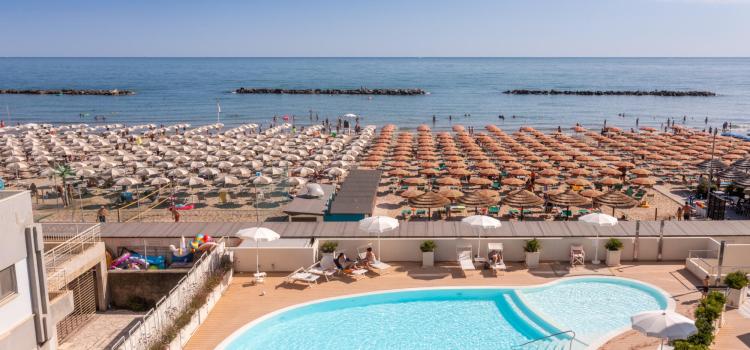hotelnautiluspesaro en family-holiday-in-a-hotel-in-pesaro-on-the-beach-with-services-for-children 011