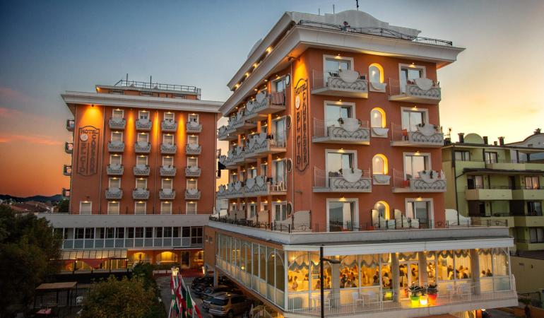 hotels-elcid-campeador en en-early-booking-offer-and-save-at-the-hotel-in-torre-pedrera 009
