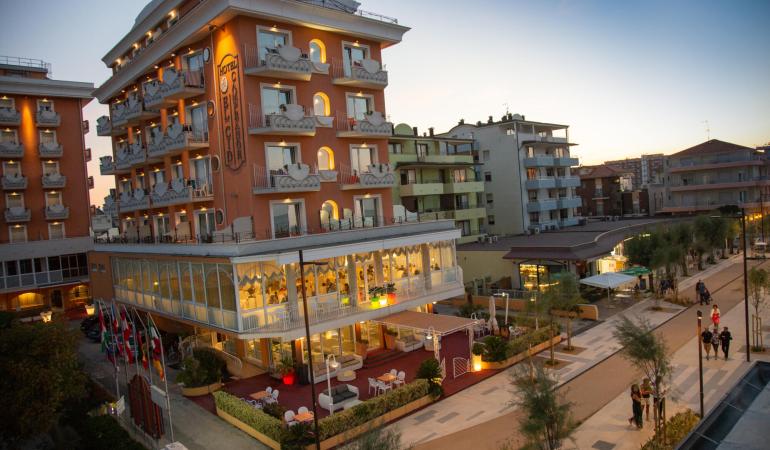 hotels-elcid-campeador en special-offer-beer-food-fair-attraction-at-hotel-in-torre-pedrera 010