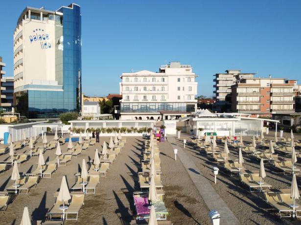 palacelidohotel en low-cost-room-for-short-stay-in-august-in-lido-di-savio 010