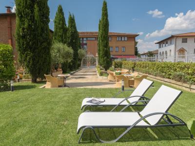 hotelsangregorio it hotel-pienza-per-escursione-al-borgo-medievale-di-monticchiello 012
