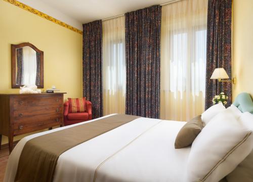 hotelsangregorio en hotel-in-pienza-for-trekking-through-the-vineyards-with-tasting-of-montepulciano-wine 009