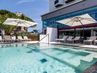 hotelduemari en en-gift-voucher-for-a-beach-holiday-in-rimini-in-a-4-star-sea-view-hotel 009