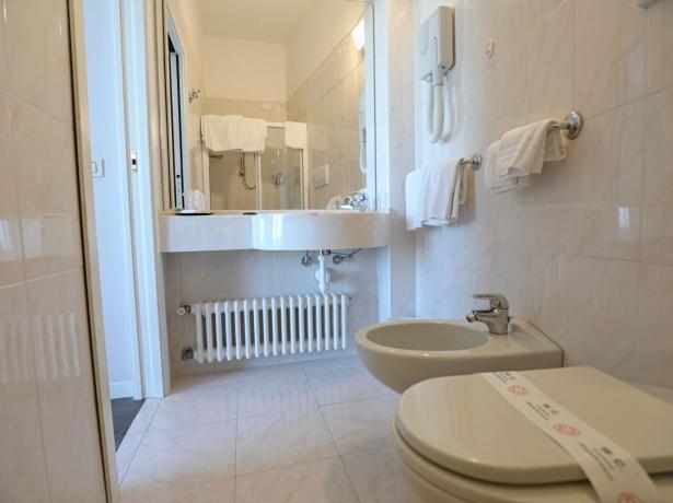 hoteldanielsriccione de angebot-motogp-misano-im-hotel-riccione-mit-parkplatz-fuer-autos-und-motorraeder 015