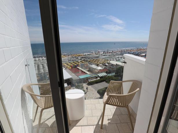 hoteldanielsriccione en offer-in-mid-june-in-hotel-with-rooms-sea-view-in-riccione 012