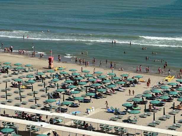 hoteldanielsriccione it vacanze-di-giugno-a-riccione-in-hotel-fronte-mare 015