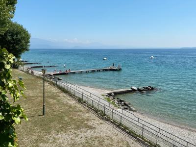 campingrivablu it offerta-vacanze-sul-lago-di-garda-in-camping-village-con-spiaggia 019