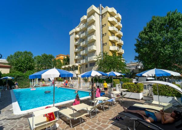 hoteloceanic fr special-septembre-vacances-detente-a-l-hotel-a-rimini-avec-plage-offerte-parc-cadeau-et-enfant-gratuit 017