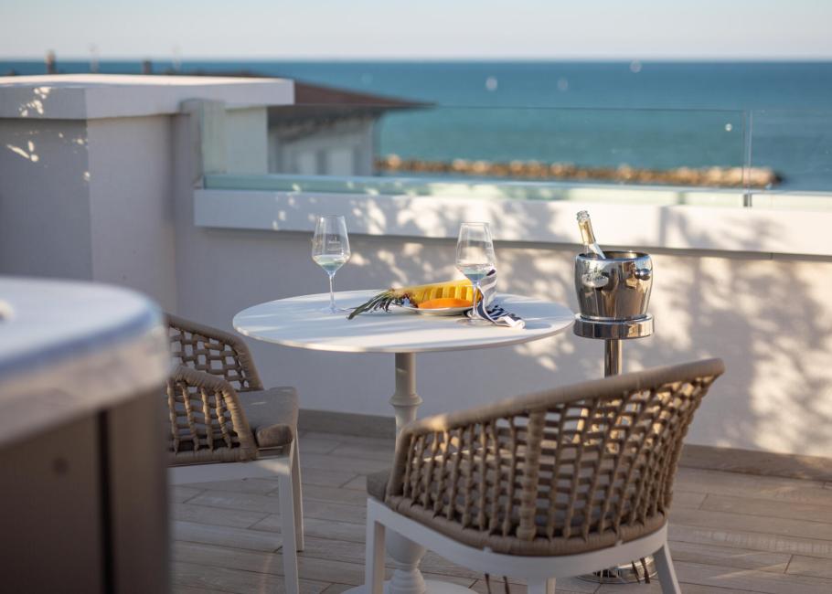 cattolicafamilyresort en couples-special-offer-in-a-hotel-in-cattolica-in-september 014