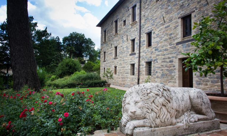 homelikevillas en christmas-and-new-year-offer-for-holidays-in-villa-in-italy 005