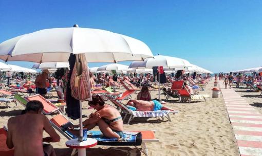 hotelgalassiarimini en offer-in-a-hotel-near-the-sea-in-rimini-for-the-month-of-august 018
