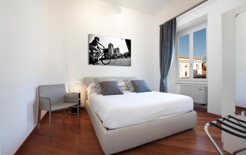 orianahomel en new-inauguration-of-two-room-and-three-room-apartment-of-luxury-in-the-center-of-rome-verona-udine-and-turin 005