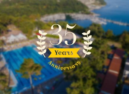 BAIA ANNIVERSARY: 35° MARE PINETA