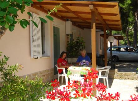 Offerta met&agrave; Giugno in Bungalow al Villaggio Verde Cupra per una Settimana